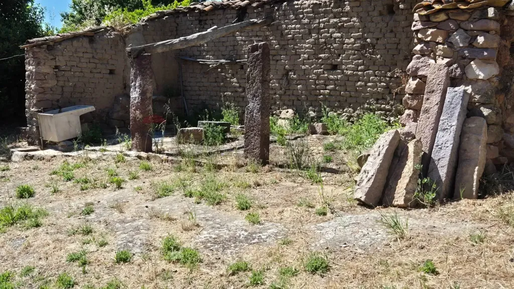 Aed - Rustic House with Olive Grove in Allai