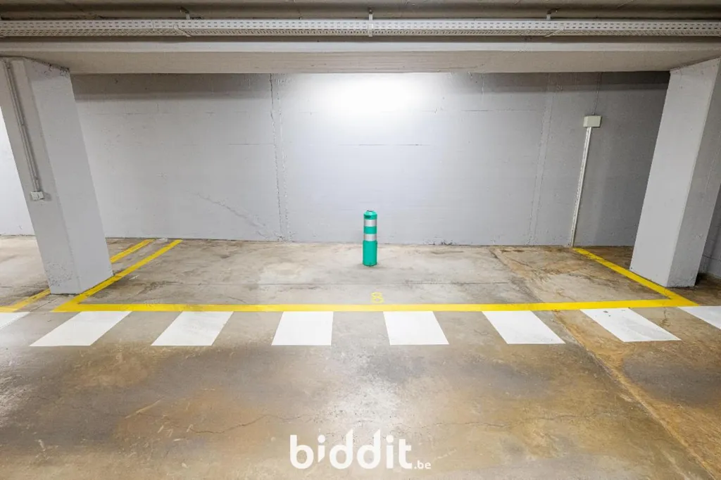 Garage - Emplacements de Parking dans Immeuble Résid. Leopold Views