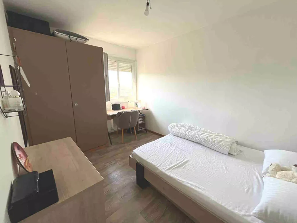 Chambres - Appartement 5 Pièces avec Vue Panoramique à Apt