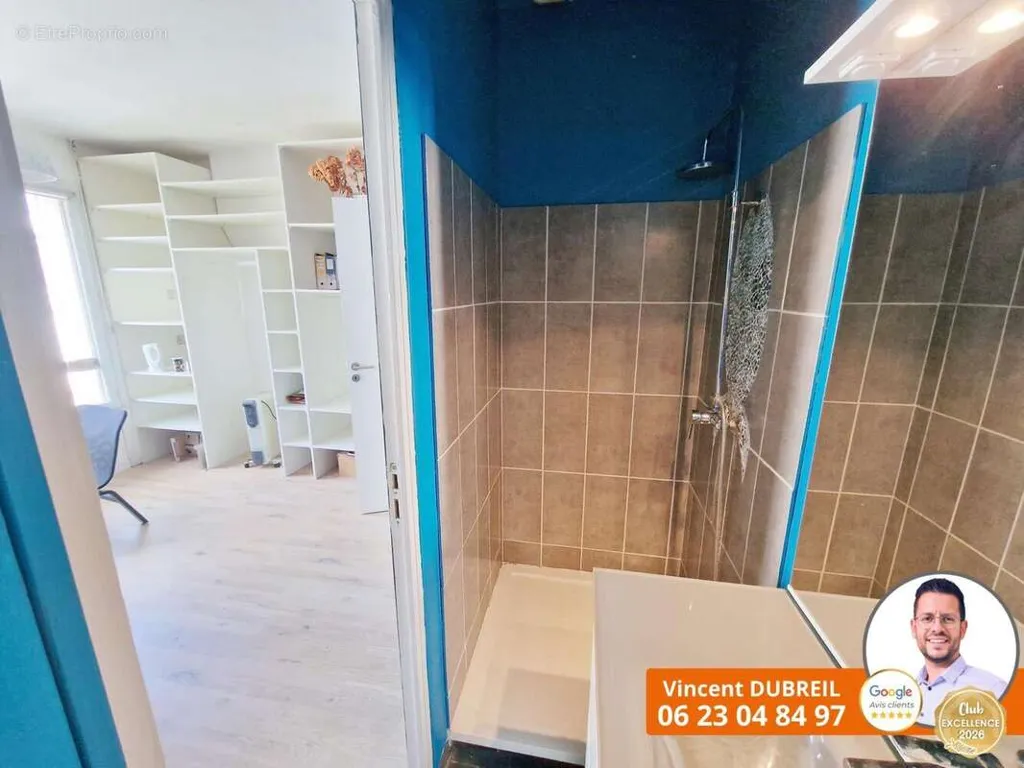 Bathrooms - Commercial Space with Conversion Potential in Vertou