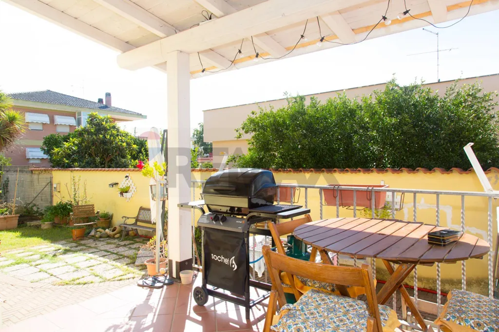 Terrasse - Bifamiliar Villa with Terrace in Anzio