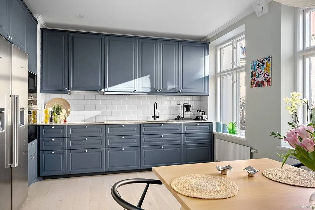 Köök - Charming Four-Room Apartment with Garden in Central Helsingborg