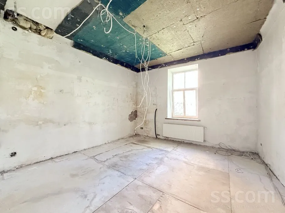 Toad - 6-Bedroom Apartment with Private Parking in Riga Centre