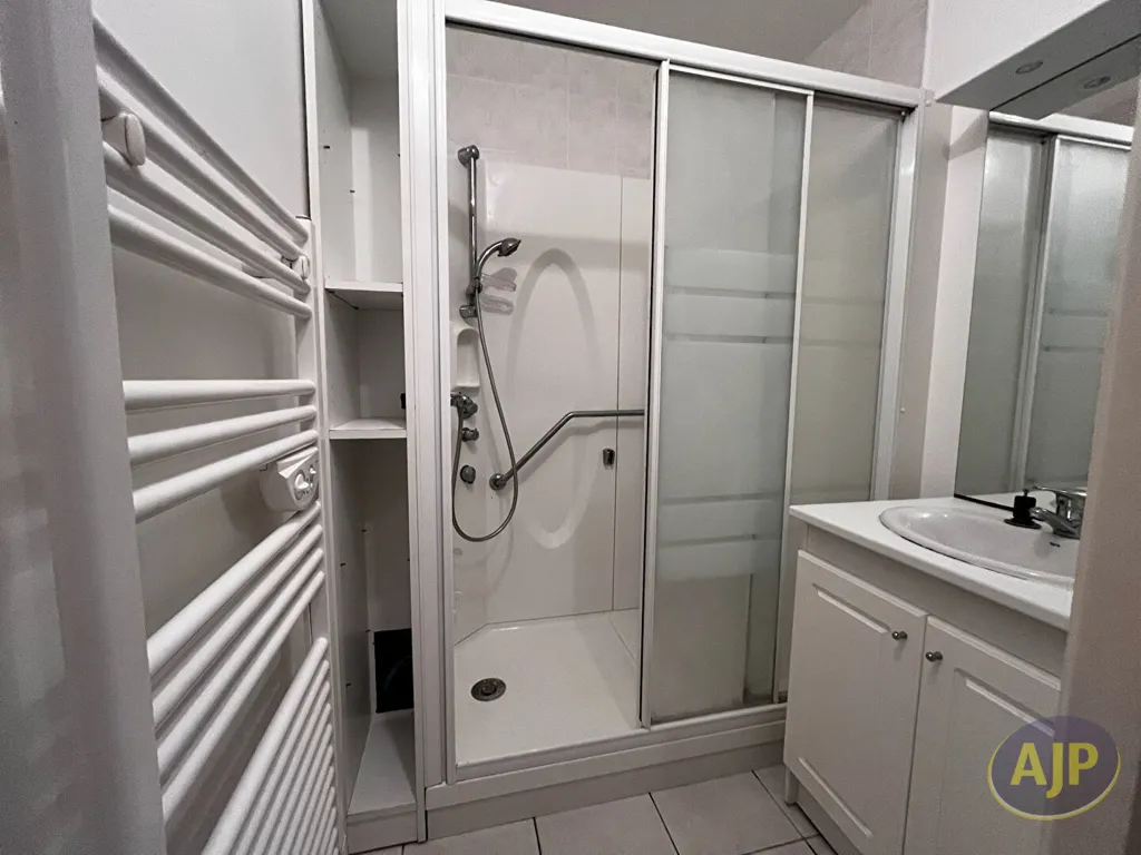 Salles de bain - Appartement 3 Pièces Centre-Ville Le Loroux-Bottereau