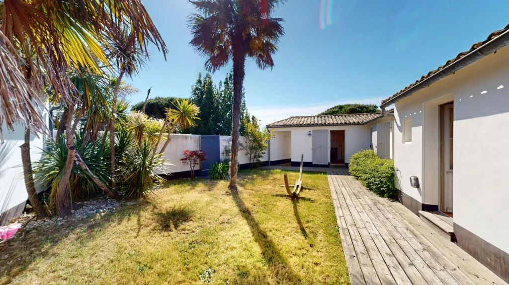 Jardin - Maison de Plain-Pied avec Jardin à Les Portes-en-Ré