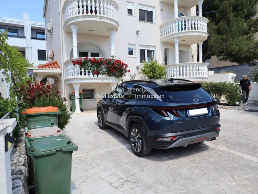 Välivaade - Two-Floor Apartments with Garden in Vodice
