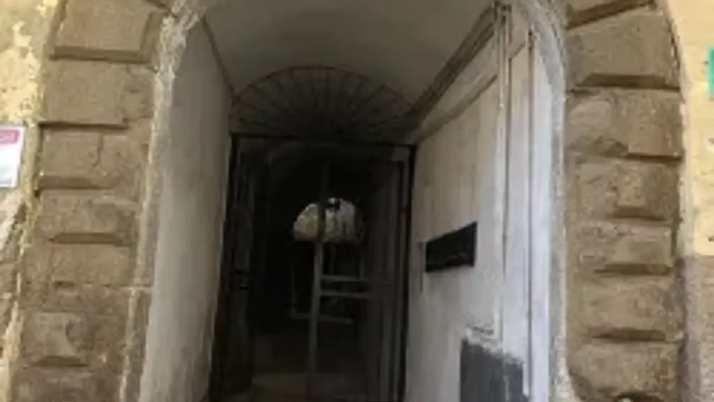 Aed - Historic Apartment with Garden in Cave