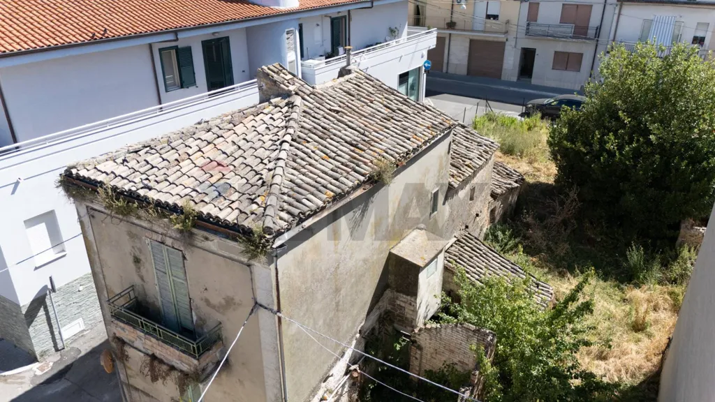 Vue aérienne - Rustic Building for Renovation in Cupello