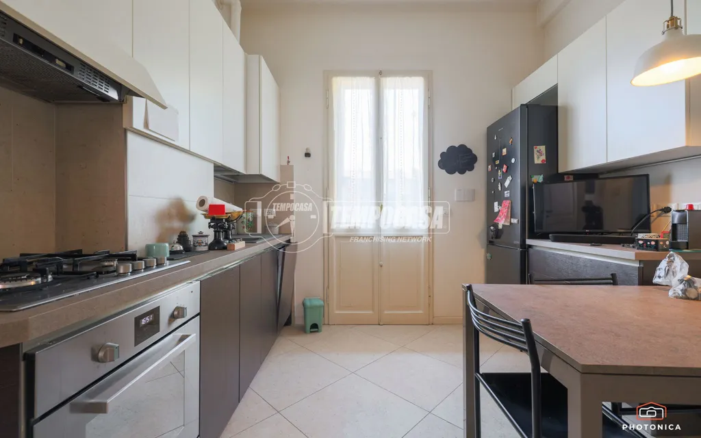 Cuisine - Rear-Facing Apartment with Balcony in Bologna