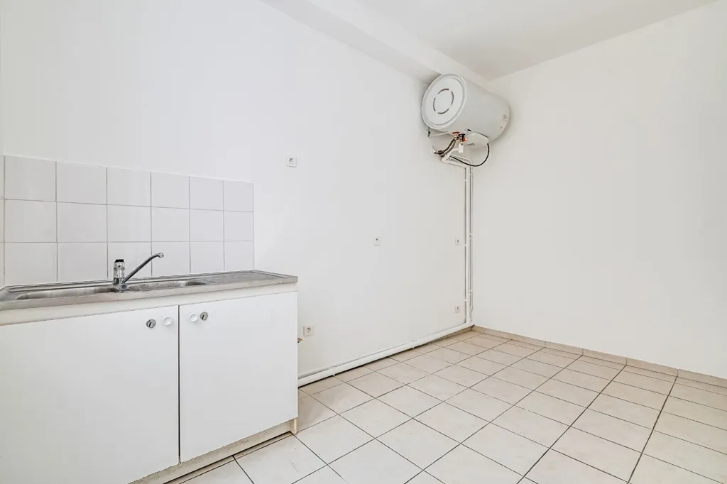 Pesuköök - 2-Bedroom Flat with Courtyard View in Paris