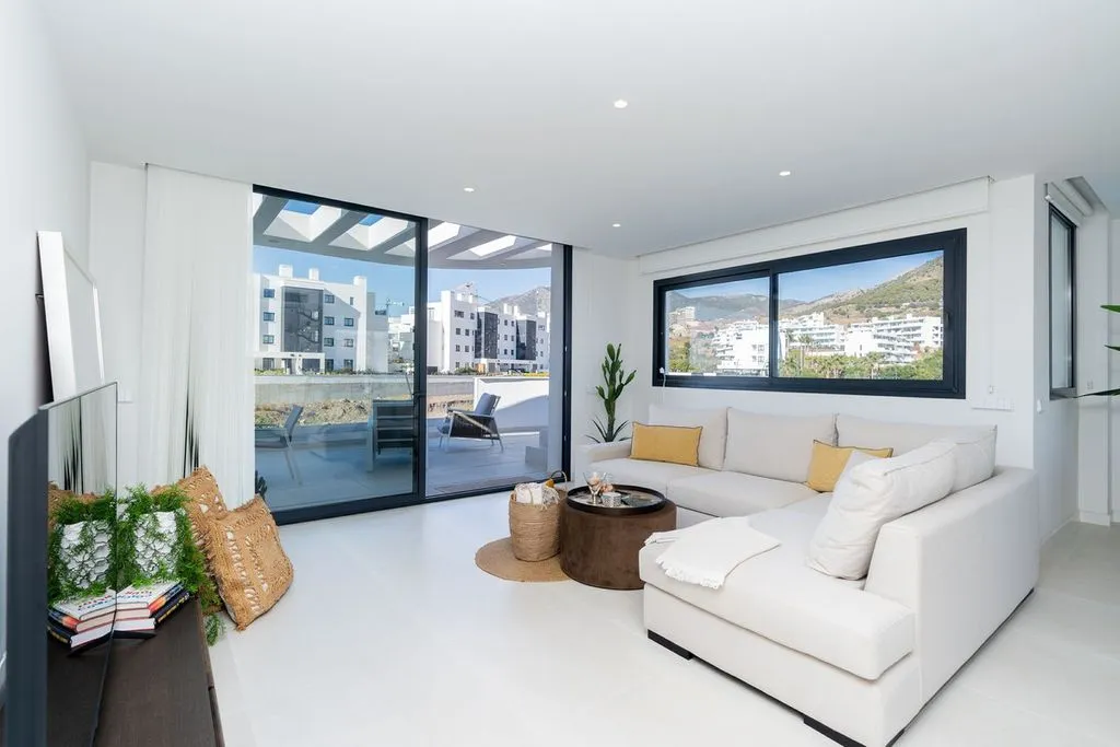 Elutuba - Luxury Penthouse with Pool in Fuengirola