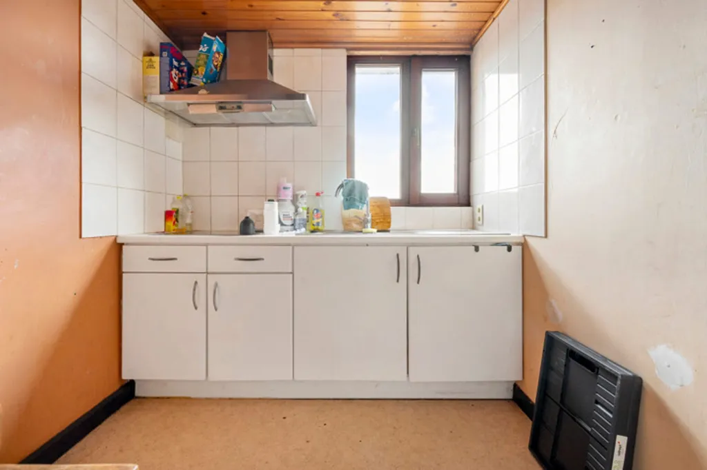 Cuisine - Immeuble de Rendement avec Appartements et Local Commercial à Overmere