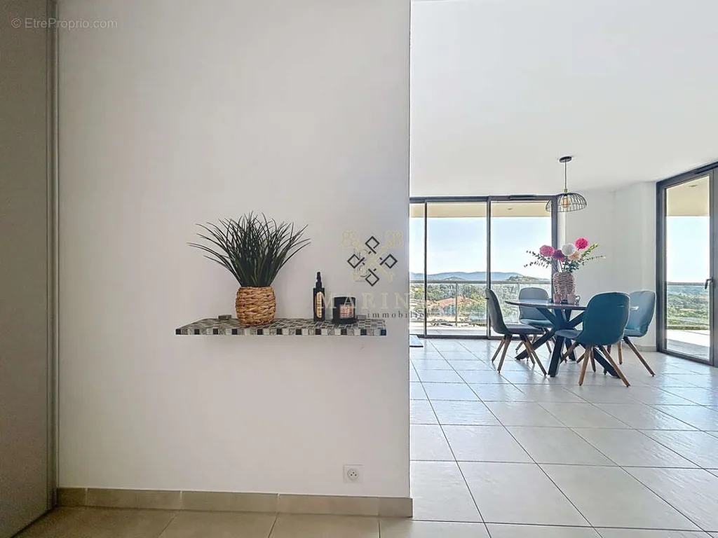 Söögituba - Luxury Apartment with Sea View in Secure Residence