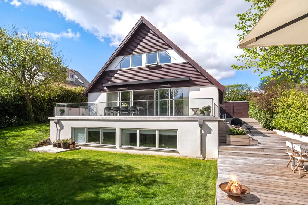 Jardin - Fenced Villa with Garden in Klampenborg