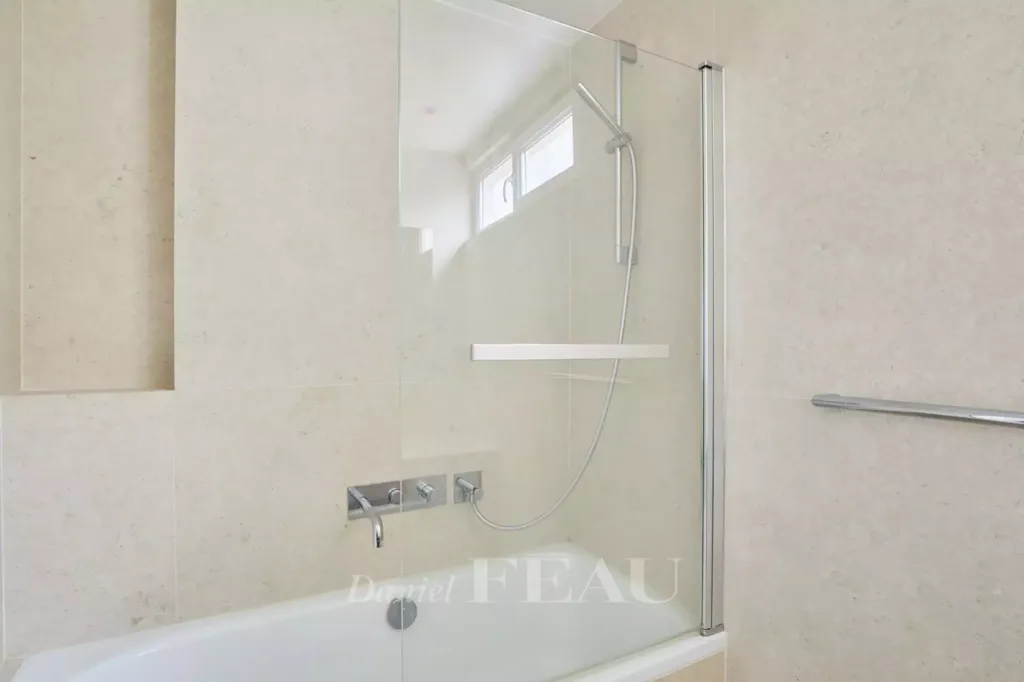Salles de bain - Appartement Lumineux avec Balcon à Paris 2ème