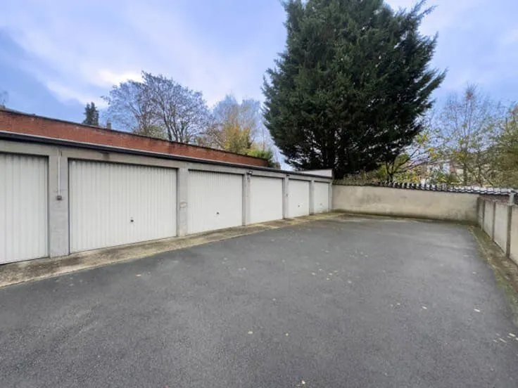 Exterior - 1-Bed Flat with Terrace near Station
