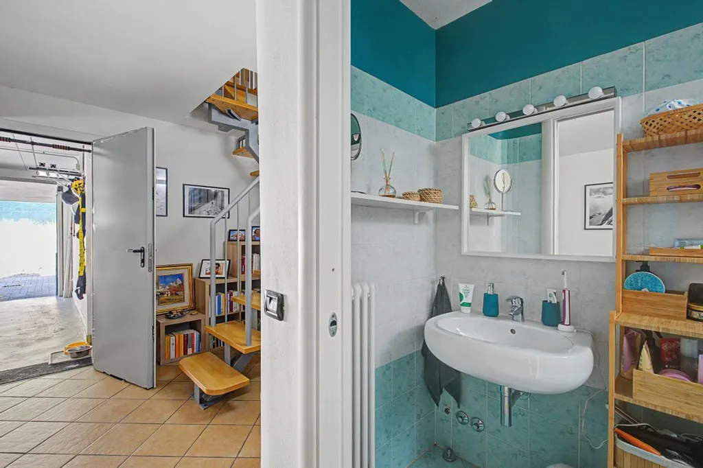 Bagni - Three-bedroom Apartment with Terrace in Parma