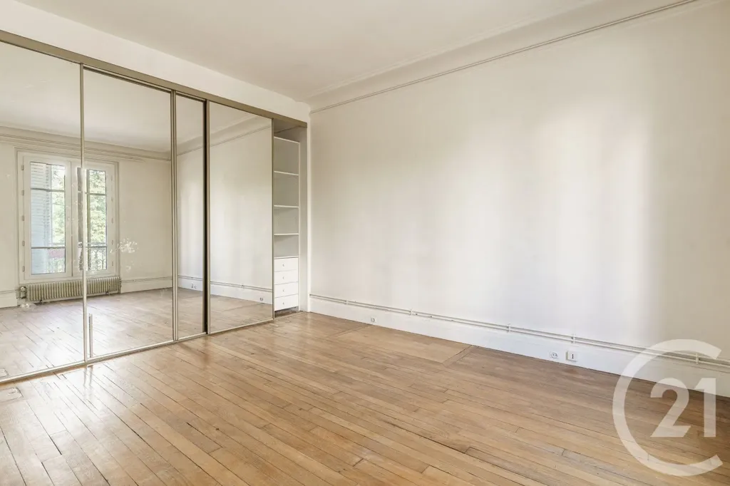 Pièces - Appartement Familial avec Moulures à Paris 19ème