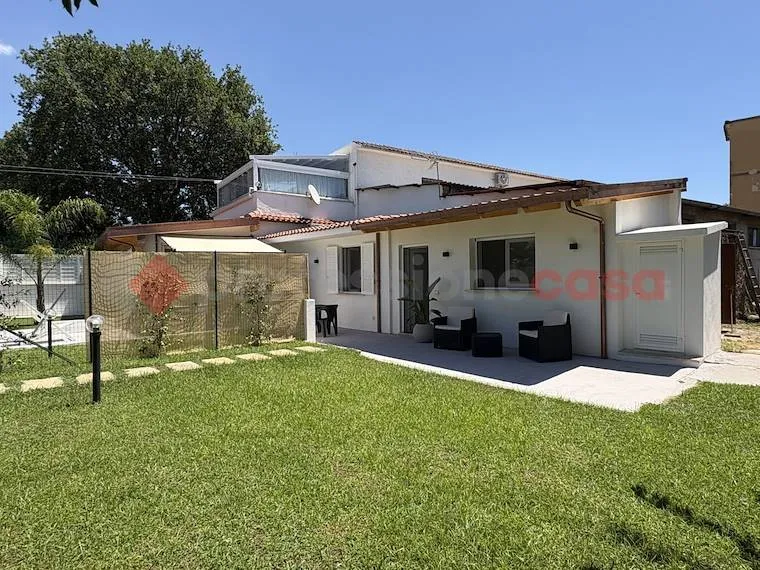 Garden - Rustic Villa with Private Garden in Terracina
