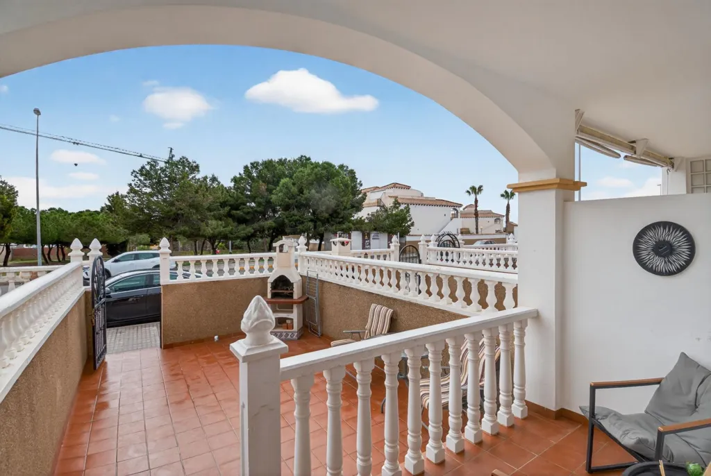 Terrass - Semi-Detached Villa with Sea Views in Punta Prima