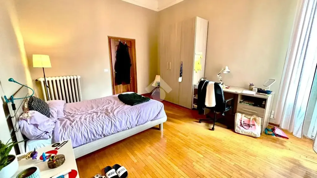 Chambres - Period Apartment with Balcony in Florence