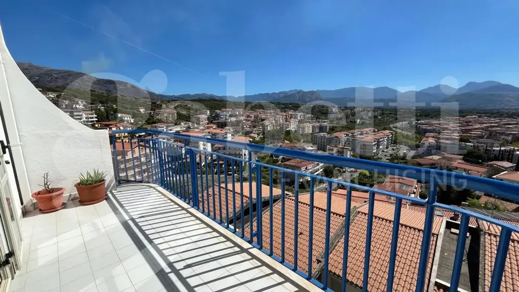 Rõdu - Apartment with Sea View in Scalea