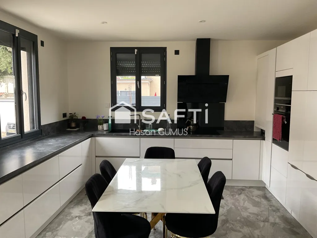 Cucina - Spacious Flat with Private Terrace in Estrablin