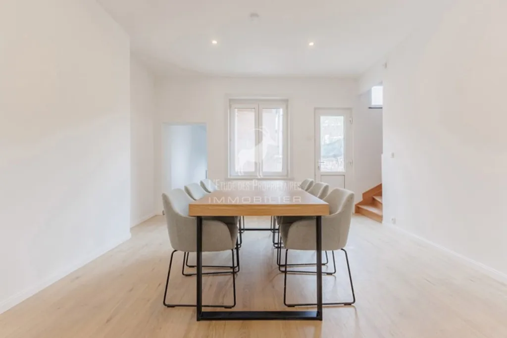 Salle à manger - Maison Meublée avec Terrasse et Jardin à Marcinelle