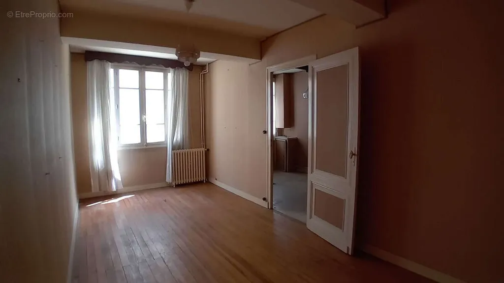 6-toaline maja asukohas Blaye
