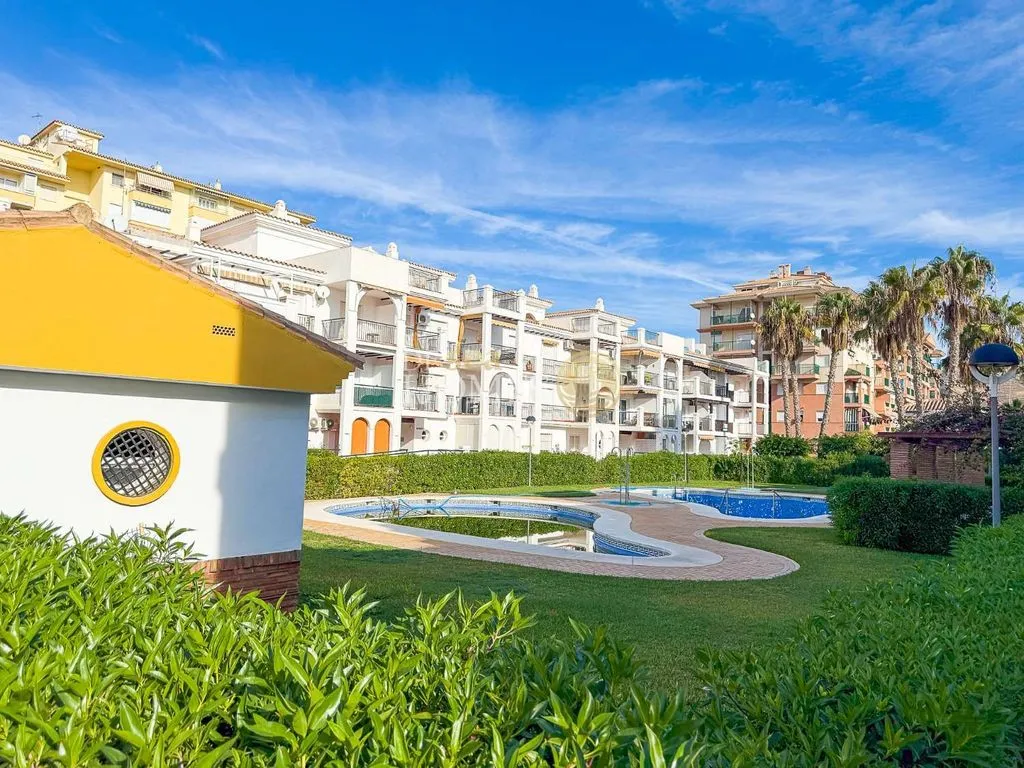 Aed - Beachfront Flat with Direct Beach Access in Torrox