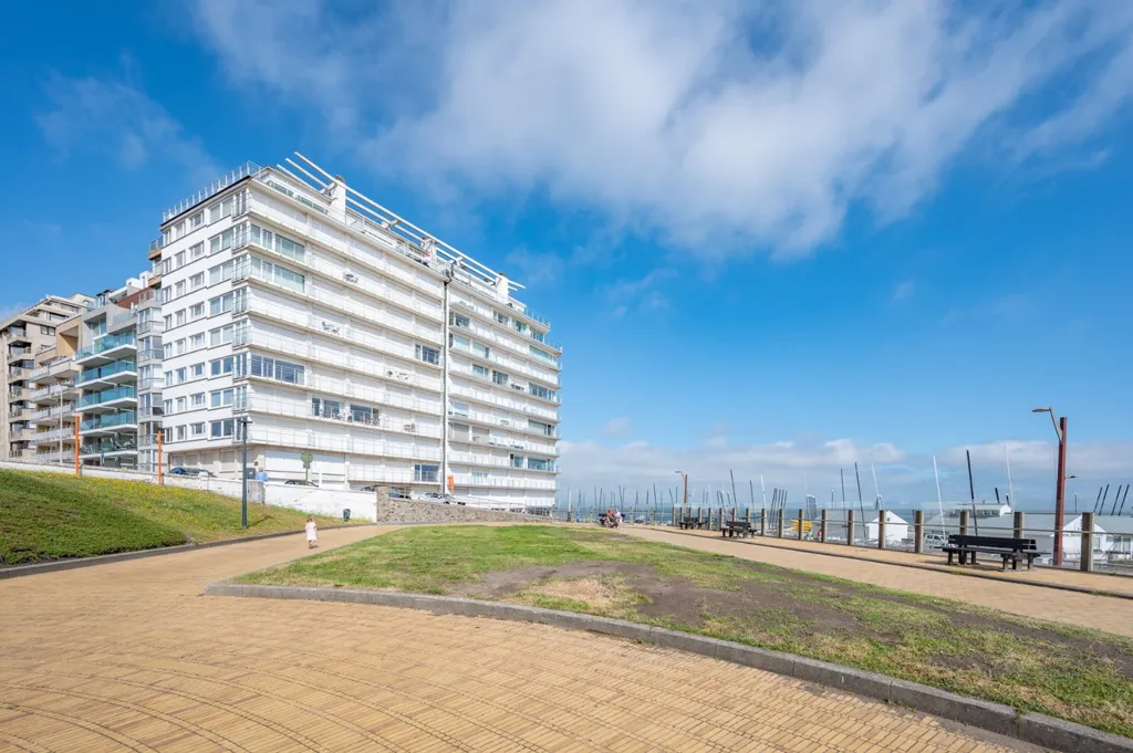 Außenansicht - Apartment with Sea View in Duinbergen
