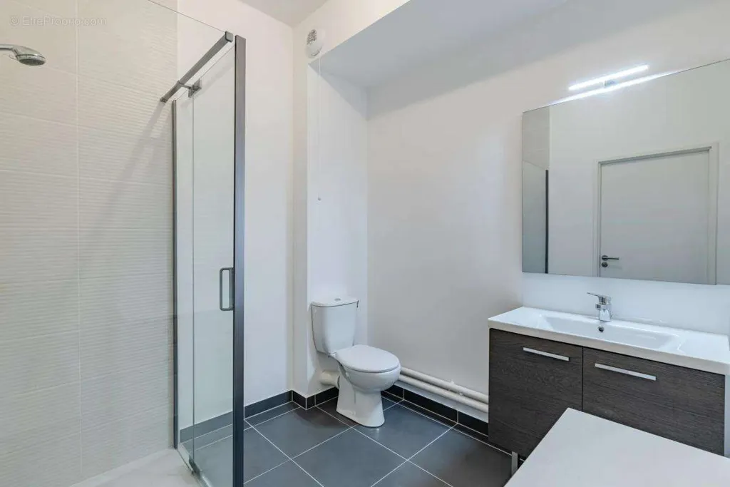 Vannitoad - Modern Flat with Garden in Thiais