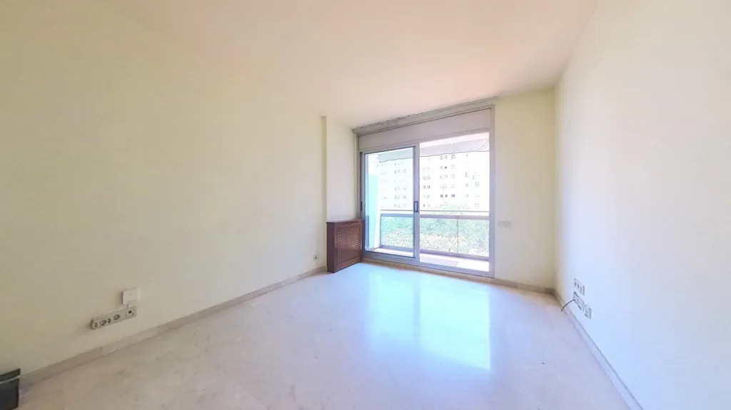 Toad - Occupied Flat with Terrace in Sabadell
