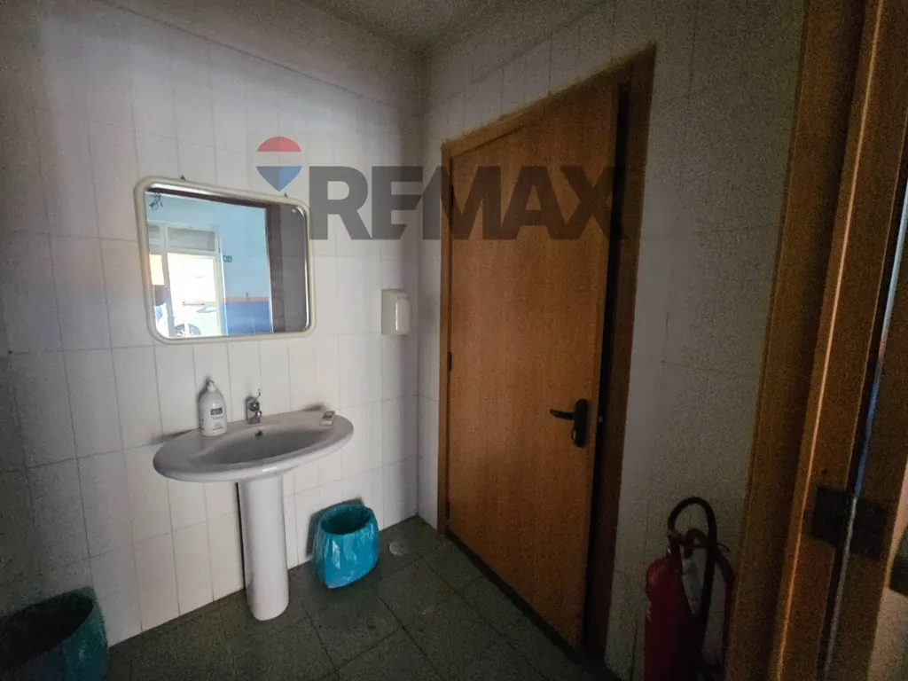 Vannitoad - Commercial Space with Street Frontage in Salerno
