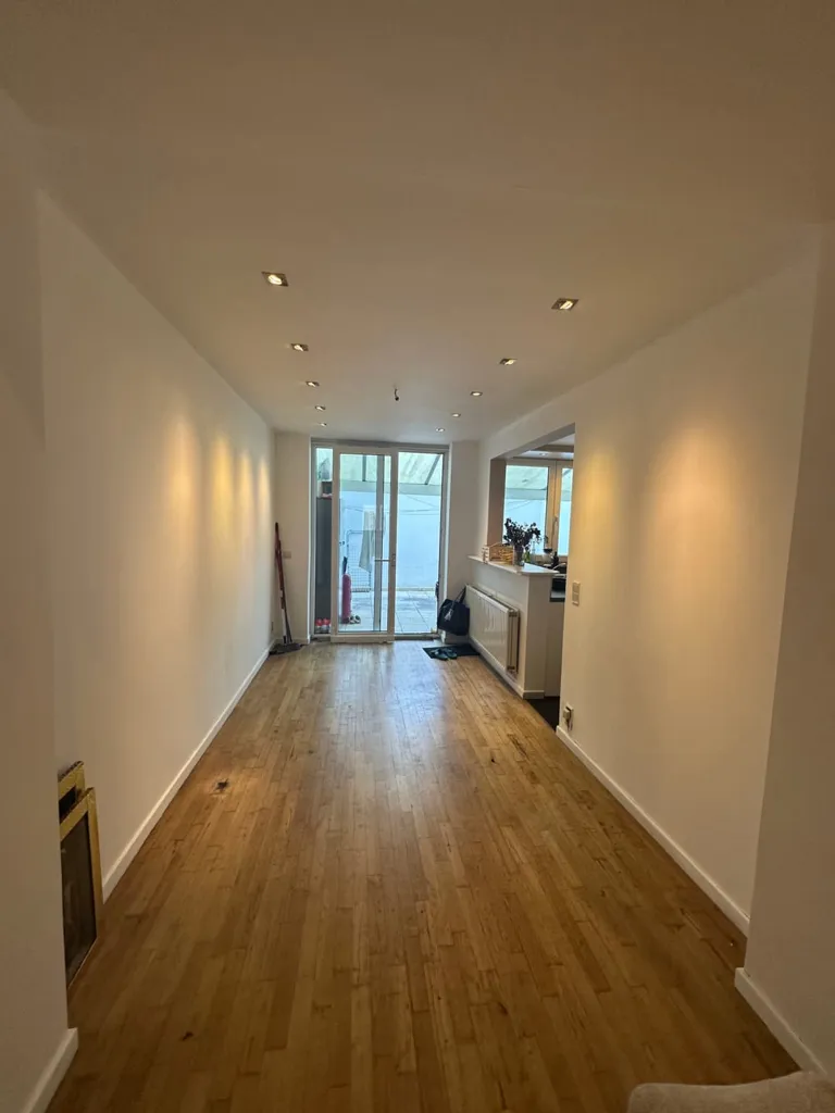Elutuba - 5-Bedroom House with Garden in Anderlecht