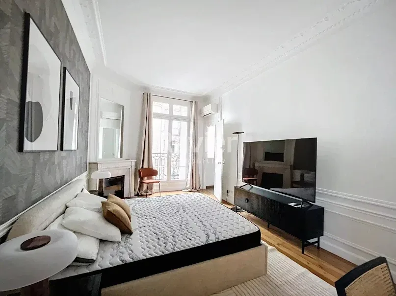Chambres - Appartement Meublé avec Vue Tour Eiffel à Paris 7ème