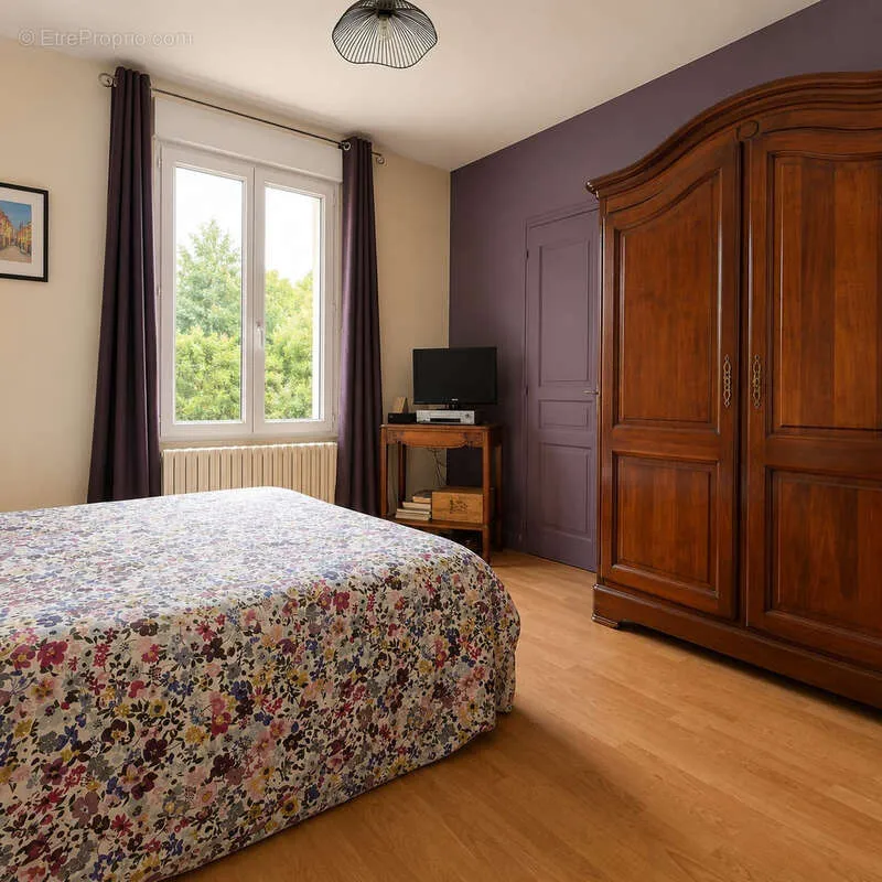 Bedrooms - Bordeaux-Style House with Pool in Bègles