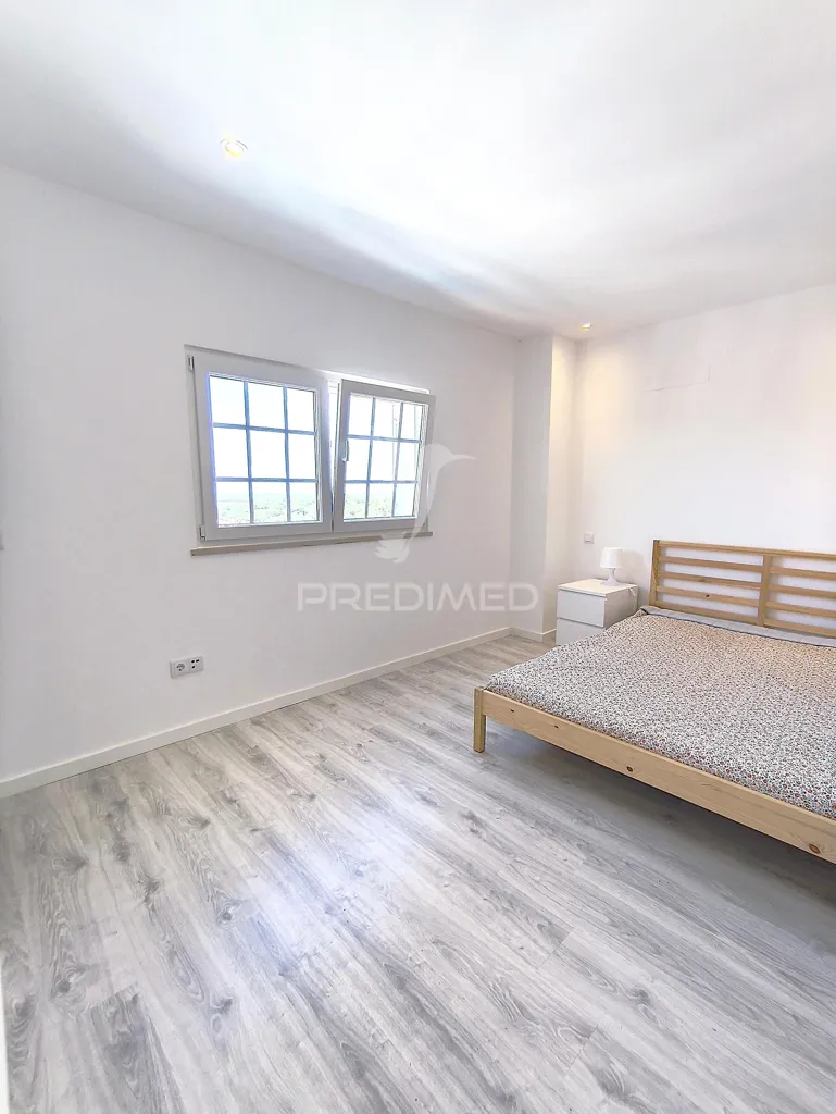 Magamistoad - Semi-New House with Pool in Sesimbra