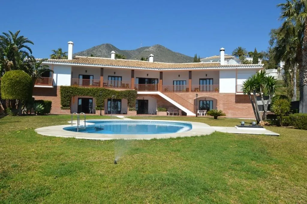 Bassein - Villa with Sea Views in Benalmádena