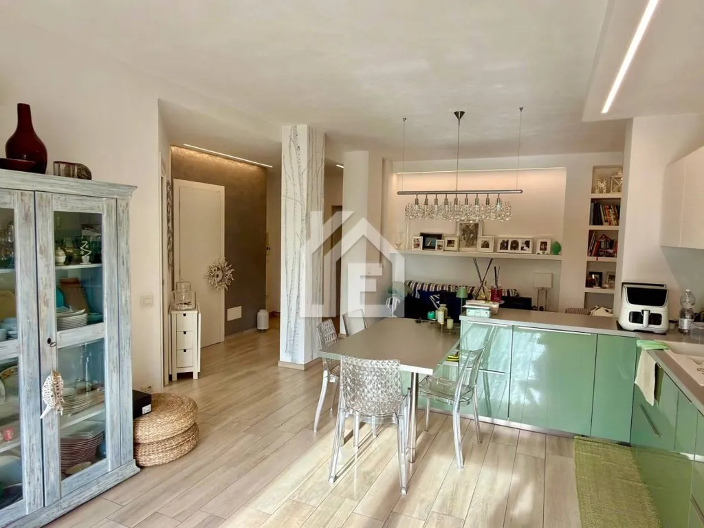 Cuisine - Modernised Apartment with Balcony in Chivasso