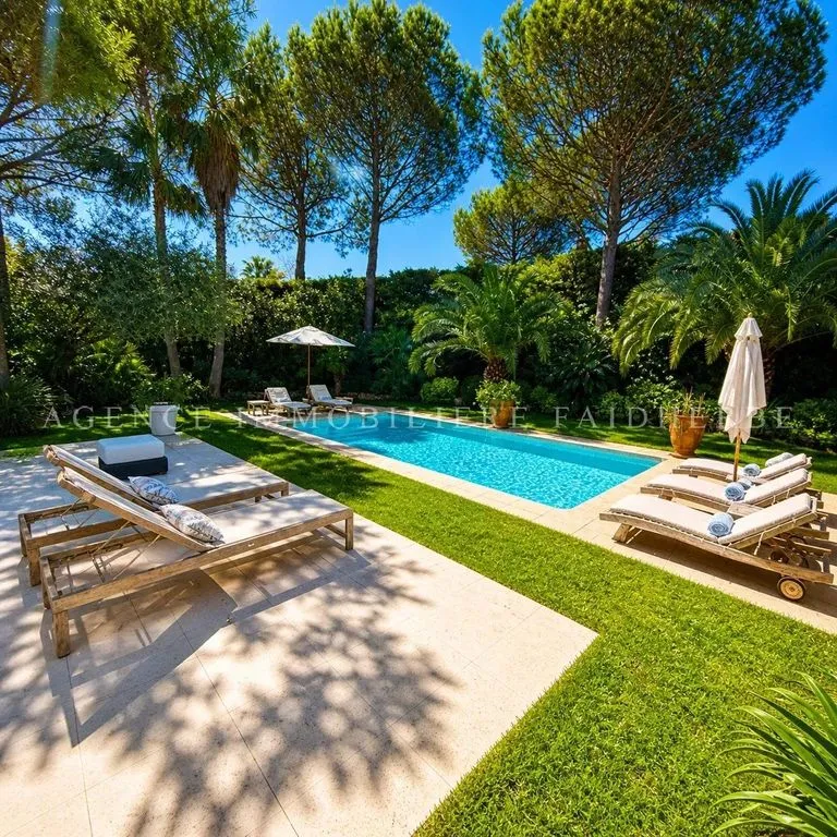 Piscine - Villa de Luxe avec Piscine à Saint-Tropez