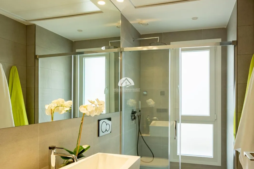 Salles de bain - Apartment with Pool in La Finca Golf, Algorfa