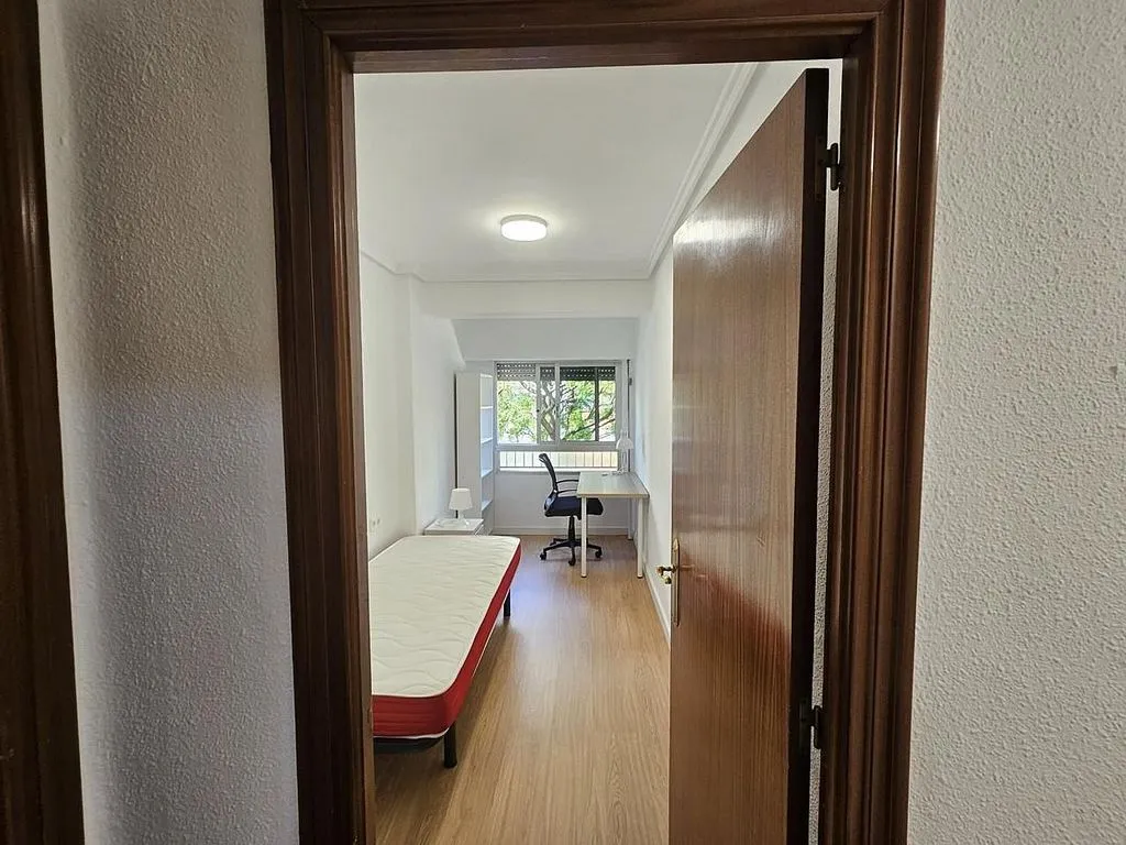 Chambres - Fully Renovated Student Flat in Valencia