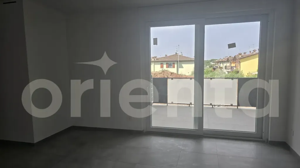 Rooms - Trilocale with Eco-Friendly Features in Montichiari