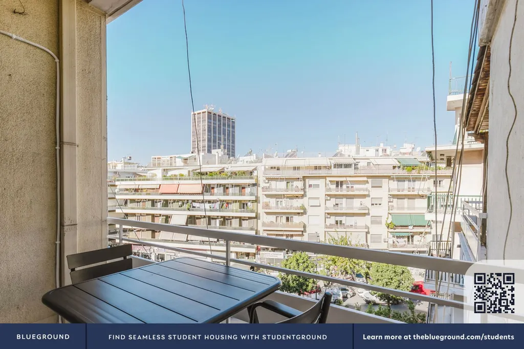 Rõdu - Furnished Apartment with Elevator in Athens