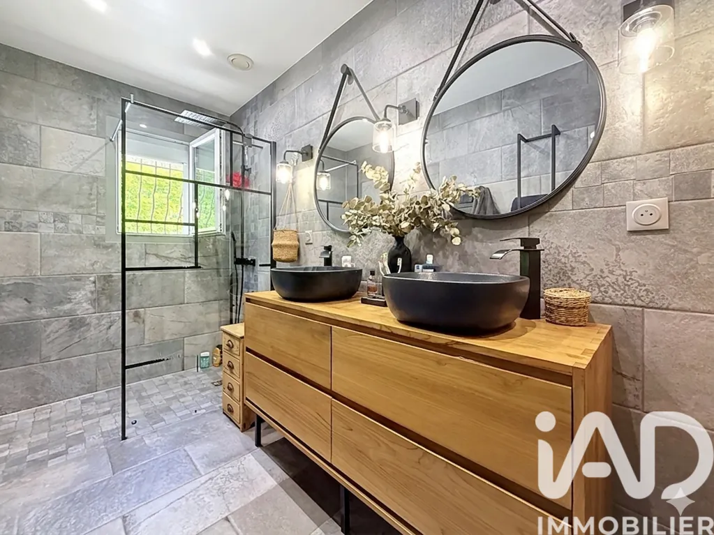 Salles de bain - Maison 4 Chambres avec Piscine à Signes