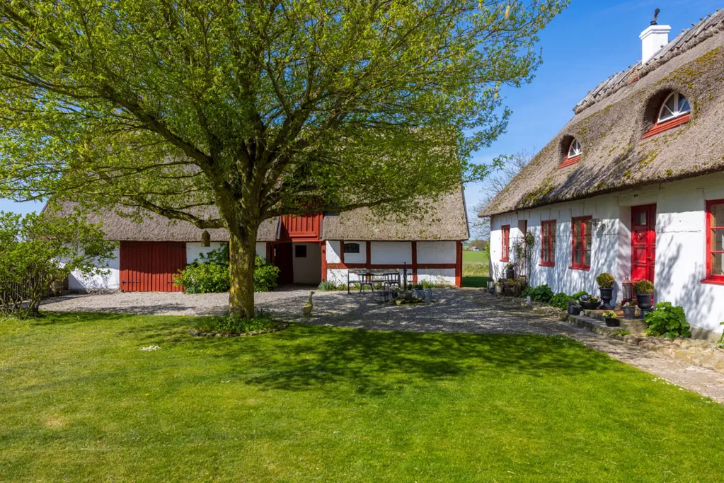 Välivaade - Scandi Farmhouse with Pool and Views in Ystad