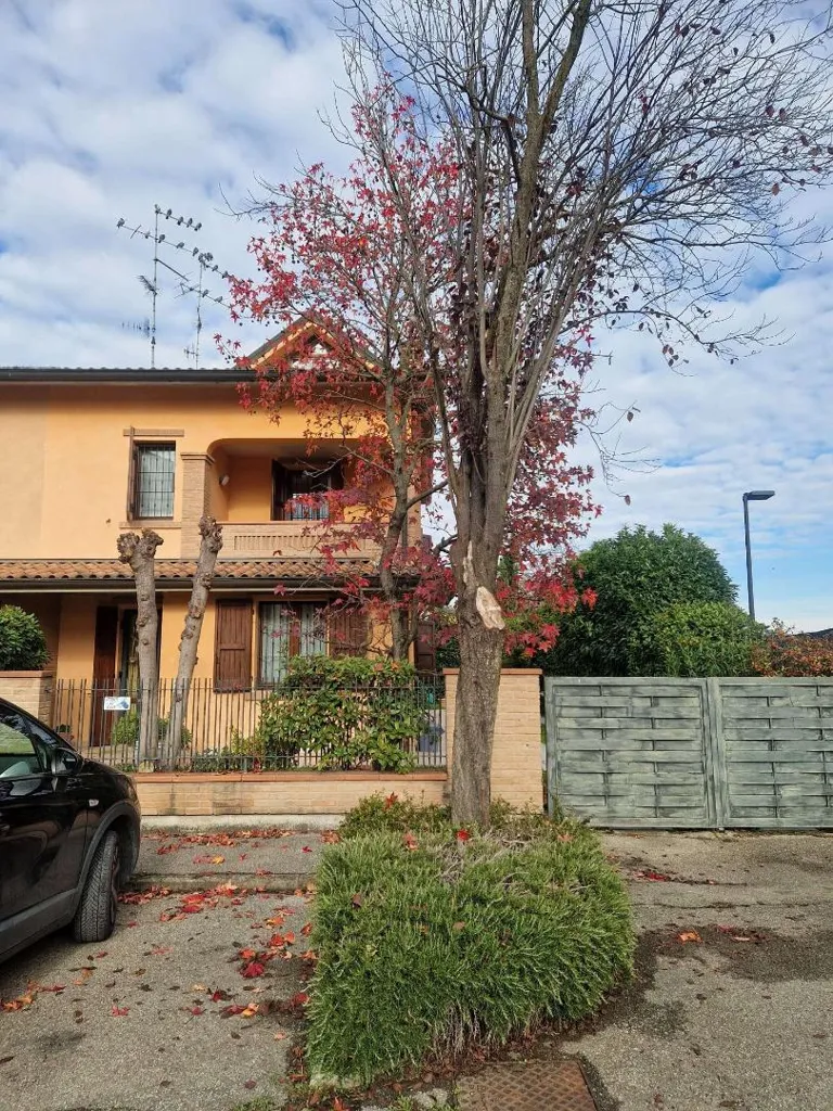 Esterno - Corner Semi-Detached Villa with Garden in Rubiera