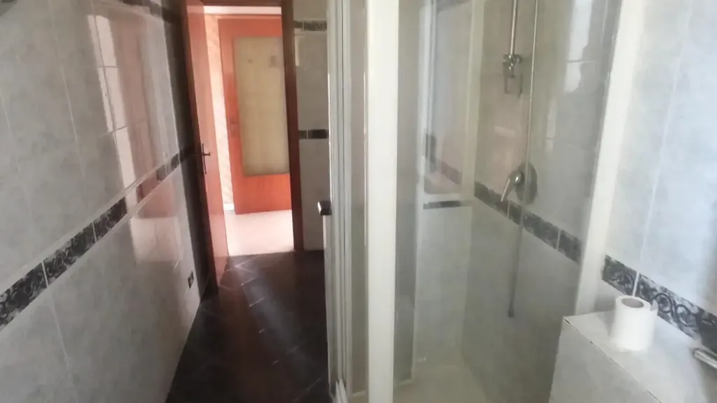 Salles de bain - 4-Bedroom Apartment with Balcony in Empoli