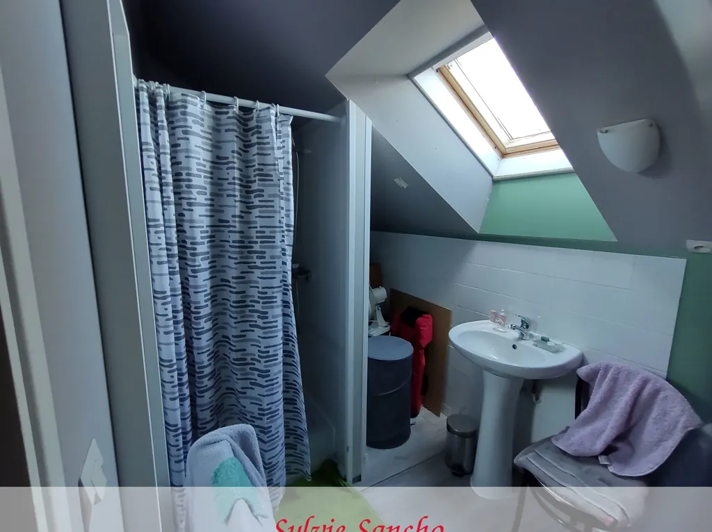 Salles de bain - Maison de Campagne avec Piscine à Vicq-Exemplet